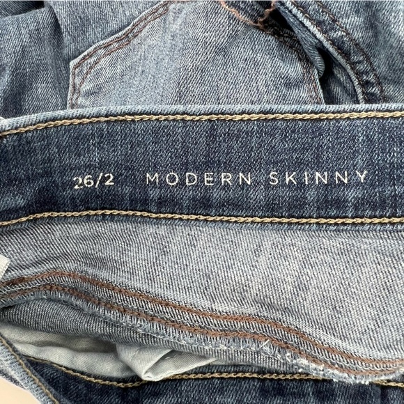 Ann Taylor LOFT Modern Skinny Fit Distressed Jeans Size 26 Women's - Picture 4 of 6